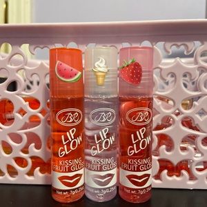 (3) Fruity roll on lip glosses